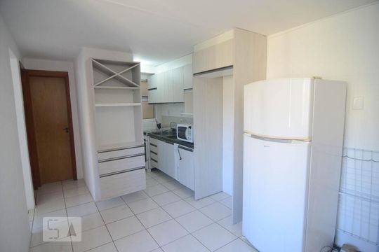 Cozinha de apartamento para alugar com 2 quartos, 44m² em Olaria, Canoas