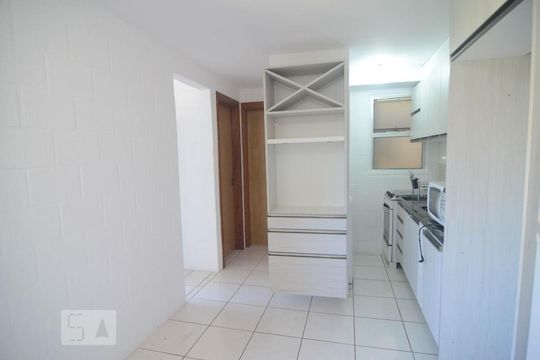 Cozinha de apartamento para alugar com 2 quartos, 44m² em Olaria, Canoas