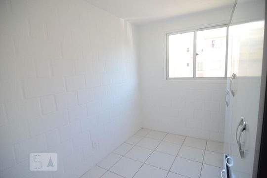 Quarto de apartamento para alugar com 2 quartos, 44m² em Olaria, Canoas
