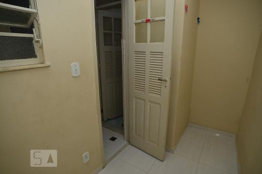 Quarto de Serviço de apartamento para alugar com 2 quartos, 70m² em Copacabana, Rio de Janeiro