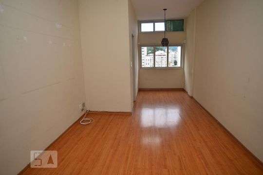 Sala de apartamento para alugar com 2 quartos, 70m² em Copacabana, Rio de Janeiro