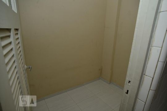 Quarto de Serviço de apartamento para alugar com 2 quartos, 70m² em Copacabana, Rio de Janeiro