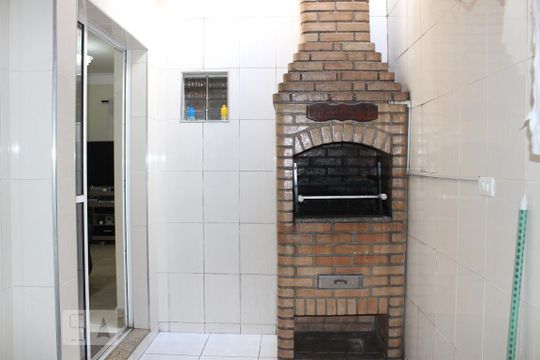 Churrasqueira de casa à venda com 2 quartos, 100m² em Vila Ivg, São Paulo