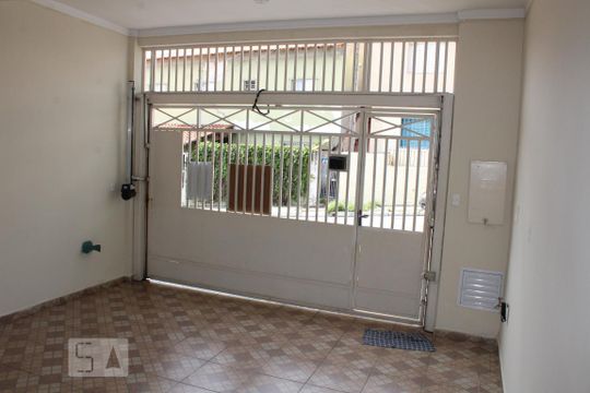 Garagem de casa à venda com 2 quartos, 100m² em Vila Ivg, São Paulo