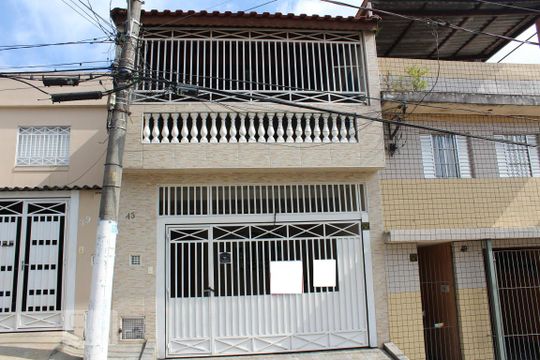 Fachada de casa à venda com 2 quartos, 100m² em Vila Ivg, São Paulo