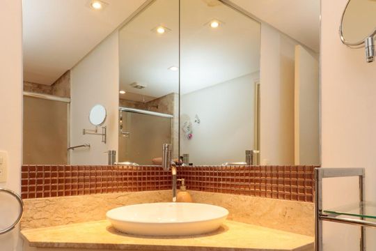 Banheiro de apartamento para alugar com 1 quarto, 45m² em Jardim Paulista, São Paulo