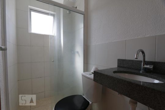 Banheiro de apartamento à venda com 2 quartos, 47m² em Taquara, Rio de Janeiro