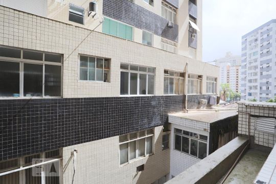 Vista da Sala - Área Comum do corredor de apartamento para alugar com 1 quarto, 55m² em Gonzaga, Santos