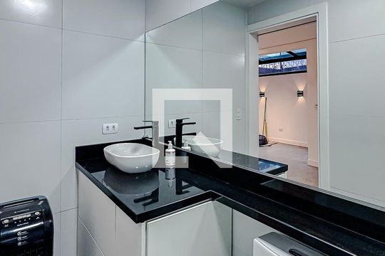 Banheiro de apartamento à venda com 1 quarto, 38m² em Sé, São Paulo