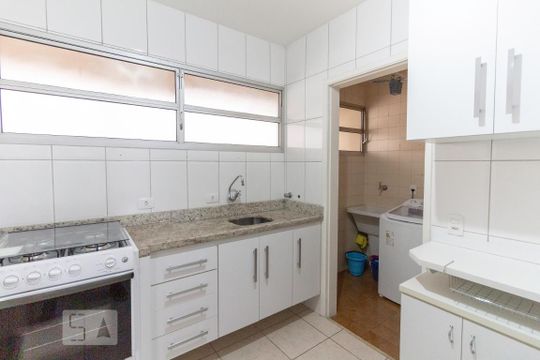 Cozinha de apartamento para alugar com 1 quarto, 50m² em Vila Mariana, São Paulo