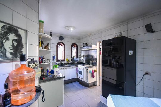 Cozinha de casa de condomínio à venda com 3 quartos, 300m² em Jardim Ampliação, São Paulo