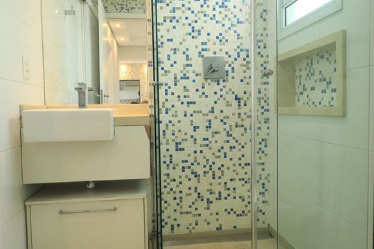 Banheiro Social de apartamento à venda com 2 quartos, 60m² em Vila Pires, Santo André