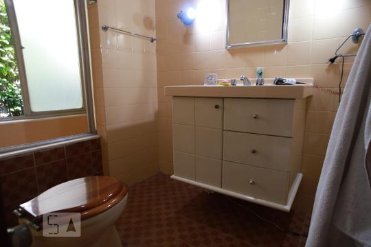 Banheiro 1 de casa à venda com 6 quartos, 400m² em Tijuca, Rio de Janeiro