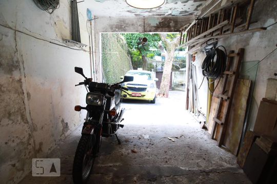 Garagem de casa à venda com 6 quartos, 400m² em Tijuca, Rio de Janeiro