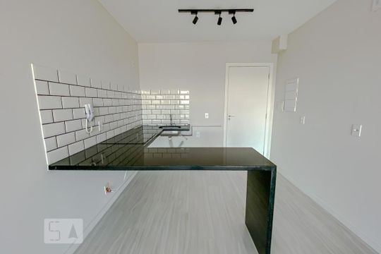 Cozinha de apartamento para alugar com 1 quarto, 30m² em Vila Esperança, São Paulo