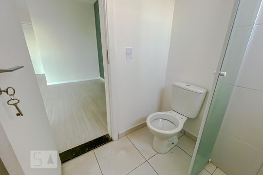 Banheiro de apartamento para alugar com 1 quarto, 30m² em Vila Esperança, São Paulo