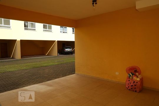 Garagem de casa de condomínio à venda com 3 quartos, 128m² em Jardim Oliveiras, Taboão da Serra