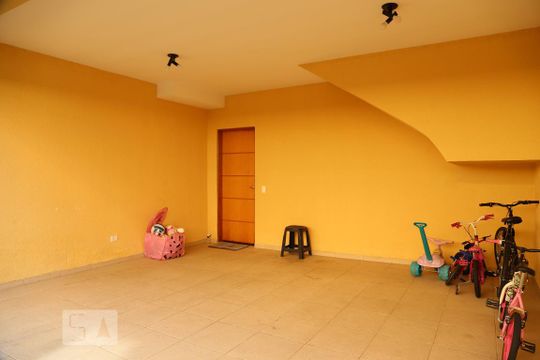Garagem de casa de condomínio à venda com 3 quartos, 128m² em Jardim Oliveiras, Taboão da Serra