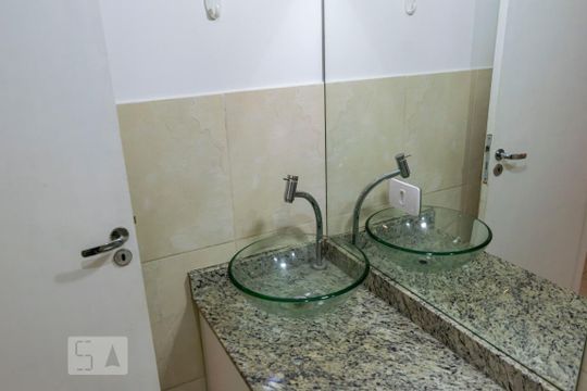 Banheiro de apartamento para alugar com 1 quarto, 50m² em Vila São José, São Paulo