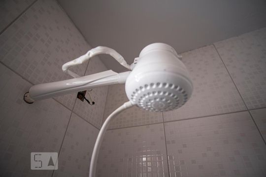 Banheiro de kitnet/studio para alugar com 1 quarto, 50m² em Setor Pedro Ludovico, Goiânia