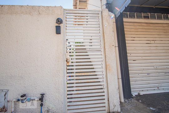 Entrada de kitnet/studio para alugar com 1 quarto, 50m² em Setor Pedro Ludovico, Goiânia