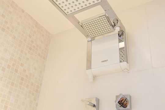 Detalhe Banheiro de kitnet/studio à venda com 1 quarto, 55m² em Santo Amaro, São Paulo
