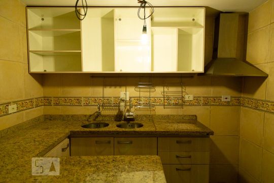 Cozinha de casa à venda com 4 quartos, 285m² em Vila Monumento, São Paulo