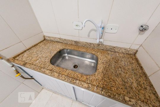 Cozinha de kitnet/studio para alugar com 1 quarto, 47m² em Centro, Campinas