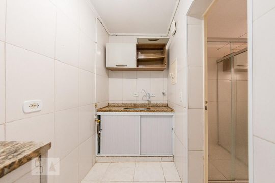 Cozinha de kitnet/studio para alugar com 1 quarto, 47m² em Centro, Campinas