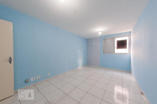 Sala / Quarto de kitnet/studio para alugar com 1 quarto, 47m² em Centro, Campinas