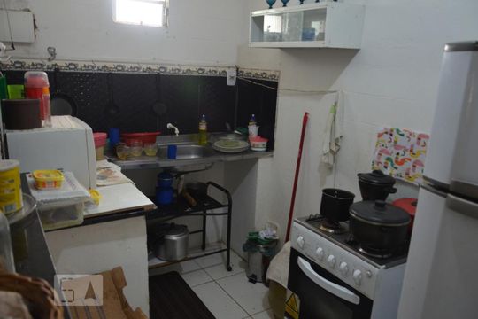 Cozinha de apartamento para alugar com 2 quartos, 70m² em Brotas, Salvador