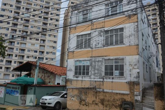 Fachada de apartamento para alugar com 2 quartos, 70m² em Brotas, Salvador