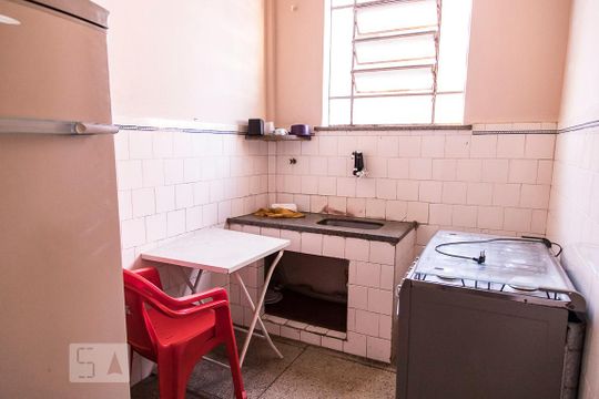 Cozinha de apartamento para alugar com 3 quartos, 150m² em Prado, Belo Horizonte