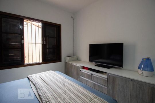 Quarto de casa à venda com 3 quartos, 250m² em Santo Antônio, Osasco
