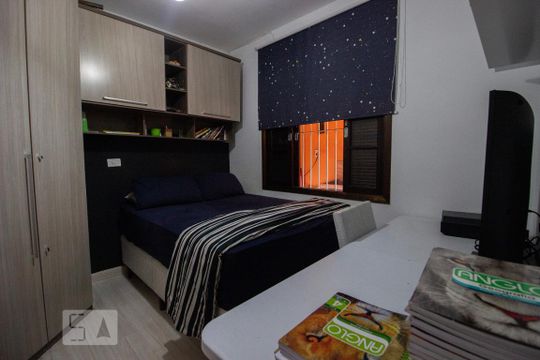 Quarto de casa à venda com 3 quartos, 250m² em Santo Antônio, Osasco