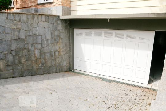Entrada da Garagem de casa à venda com 5 quartos, 800m² em Interlagos, São Paulo