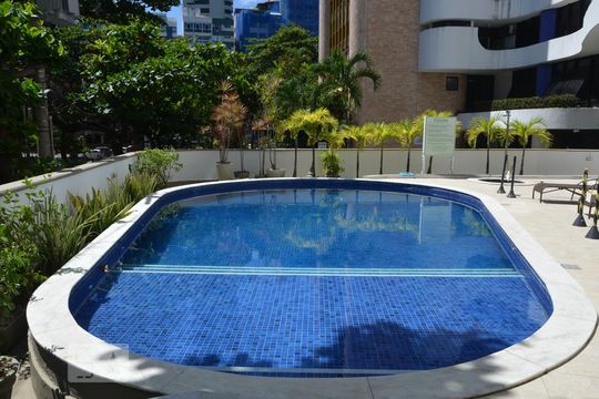 Piscina de apartamento para alugar com 1 quarto, 33m² em Barra, Salvador