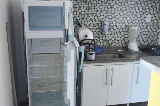 Cozinha de apartamento para alugar com 1 quarto, 33m² em Barra, Salvador