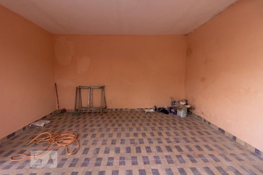 Garagem de casa para alugar com 4 quartos, 100m² em Umuarama, Osasco