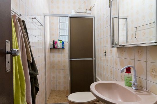 Banheiro 1 de casa à venda com 3 quartos, 150m² em Jardim Dourado, Guarulhos