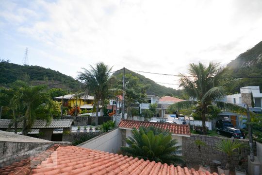 Vista da Rua de casa à venda com 5 quartos, 500m² em Vargem Pequena, Rio de Janeiro