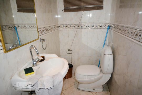 Lavabo de casa à venda com 5 quartos, 500m² em Vargem Pequena, Rio de Janeiro