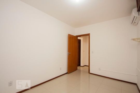 Quarto de apartamento para alugar com 1 quarto, 40m² em Santa Cecília, Porto Alegre
