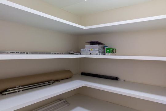 Despensa de apartamento para alugar com 3 quartos, 220m² em Empresarial 18 do Forte, Barueri