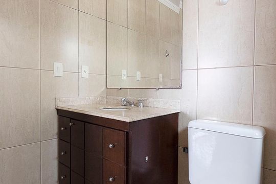 Banheiro de apartamento para alugar com 1 quarto, 36m² em Pinheiros, São Paulo