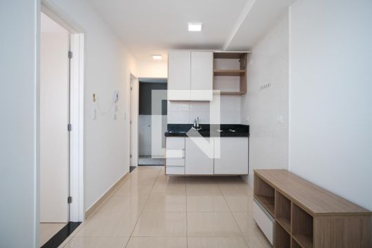 Cozinha de apartamento à venda com 2 quartos, 40m² em Jardim Triana, São Paulo