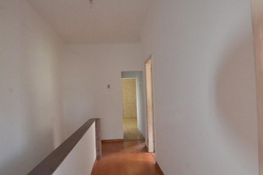 Corredor de casa para alugar com 2 quartos, 90m² em Vila Kosmos, Rio de Janeiro
