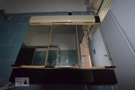Banheiro Social de casa para alugar com 2 quartos, 90m² em Vila Kosmos, Rio de Janeiro