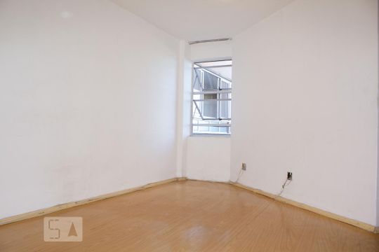 Sala de apartamento para alugar com 2 quartos, 81m² em Itapoã, Belo Horizonte