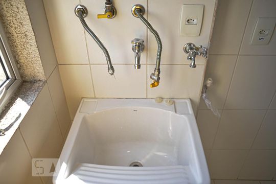 Área de Serviço - Tanque de apartamento para alugar com 2 quartos, 60m² em Vila Firmiano Pinto, São Paulo